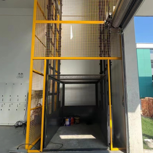 昆明导轨式升降机助力物流园破解运输难题